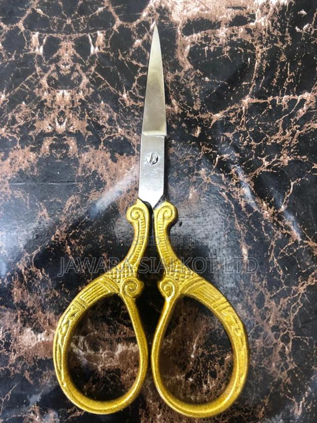 Beard Nose Hair (L3.5 X W1.2)Inch - Golden · Photo 1