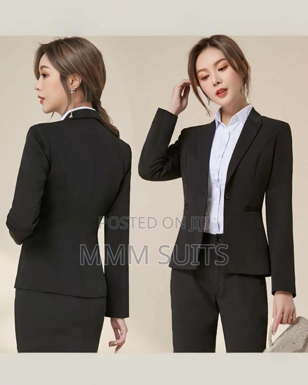 Quality 2-Piece Ladies Trousers Suit · Photo 1