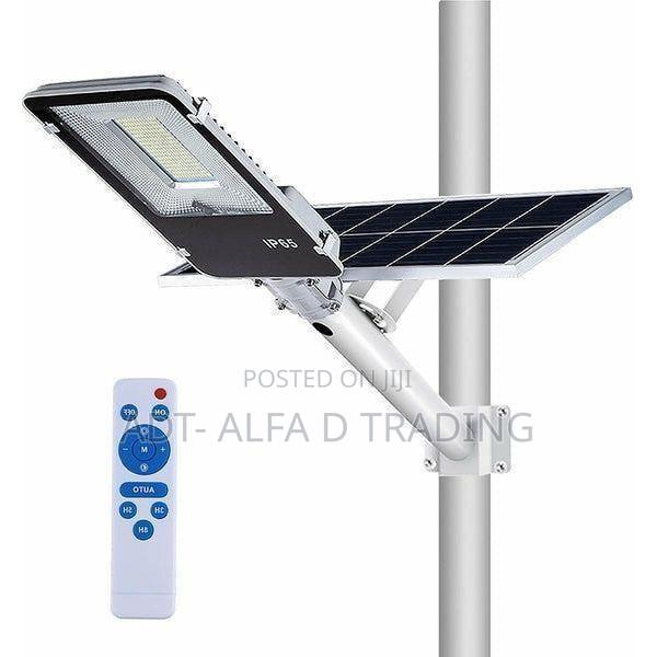Focus 100w Solar Street Light · Photo 1