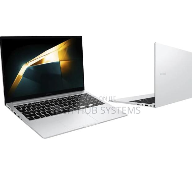 New Laptop Samsung 16GB Intel Core Ultra 7 SSD 512GB · Photo 1