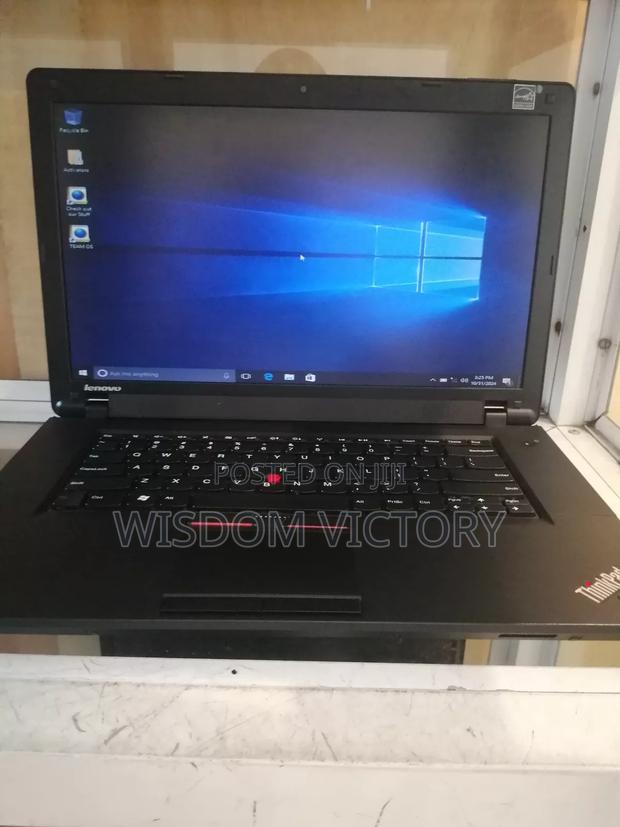 New Laptop Lenovo 300e 4GB Intel Core I3 HDD 320GB · Photo 3