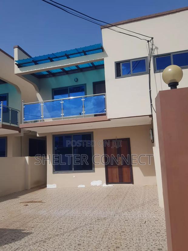 3bdrm Duplex in Oarifa, Oyarifa for rent · Photo 2