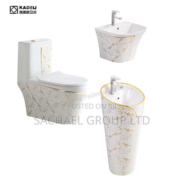 Classic Water Closet · Photo 4