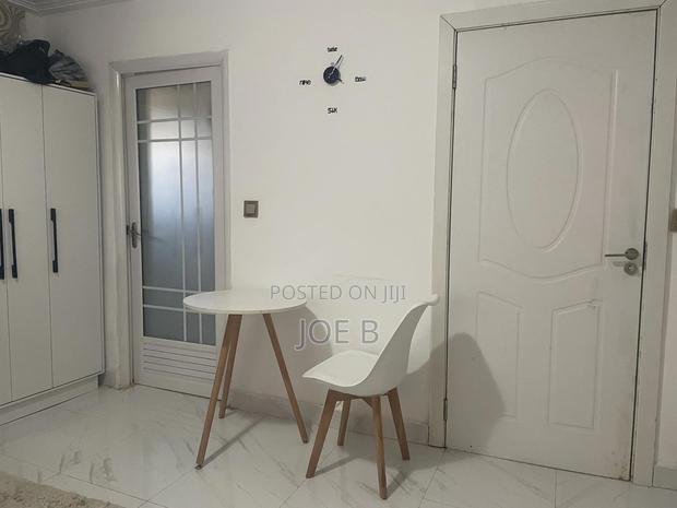 Furnished 1bdrm Apartment in Madina for rent · Photo 5