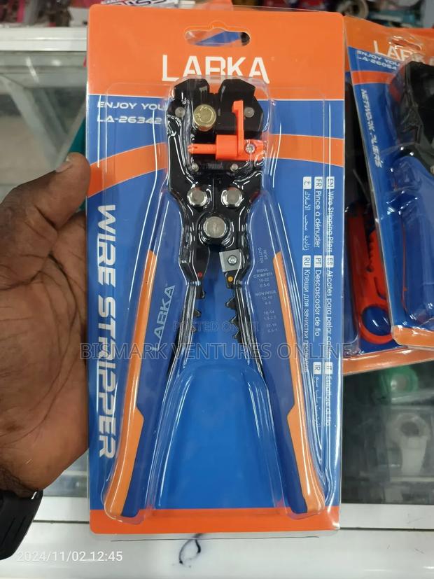 Automatic Wire Stripper and Crimper Self Adjusting · Photo 4
