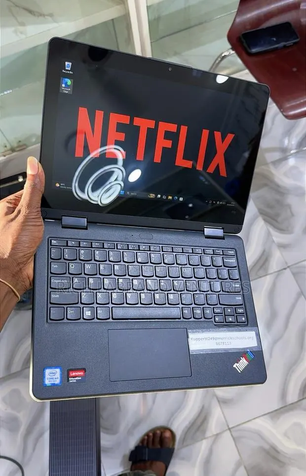 Laptop Lenovo ThinkPad 11e 8GB Intel Core M3 SSD 128GB · Photo 1