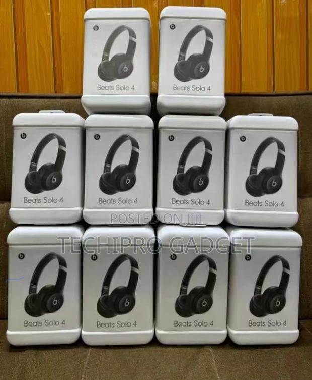 Beats Solo 4 Wireless on-Ear Sealed · Photo 1