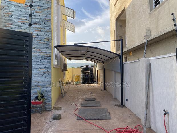 Side Parking Carport · Photo 1