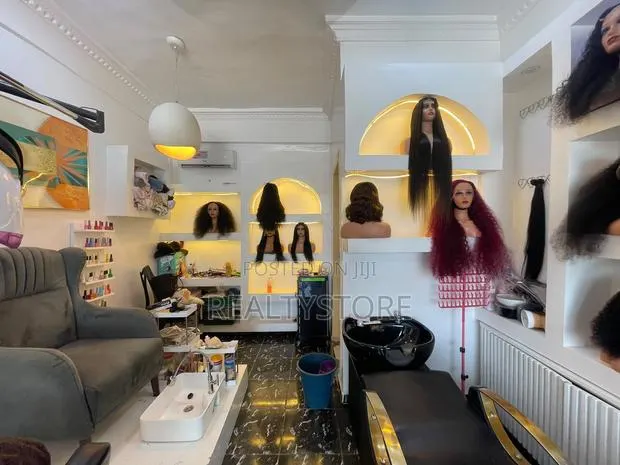 Shop to Let · Photo 1