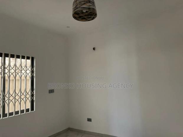 3bdrm House in Bronko Housing, Spintex for rent · Photo 4