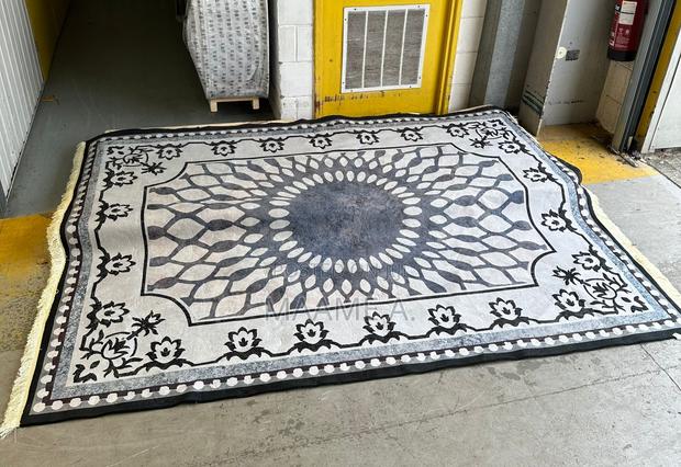 4 Rugs in Different Colours · Photo 7