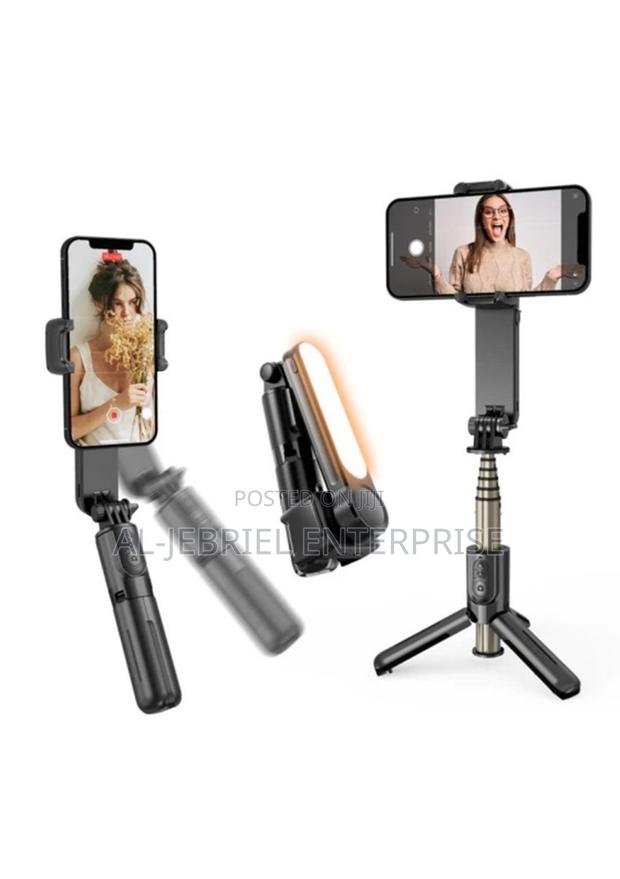 Promate L09 Gimbal Stabilizer Selfie Stick Tripod · Photo 2