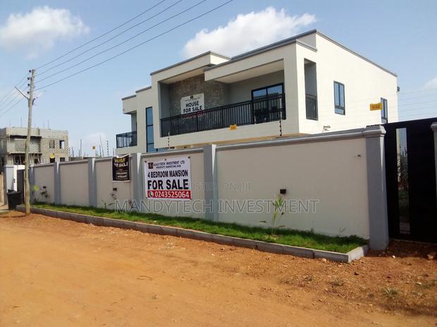 A House With Endless Possibilities · Photo 2