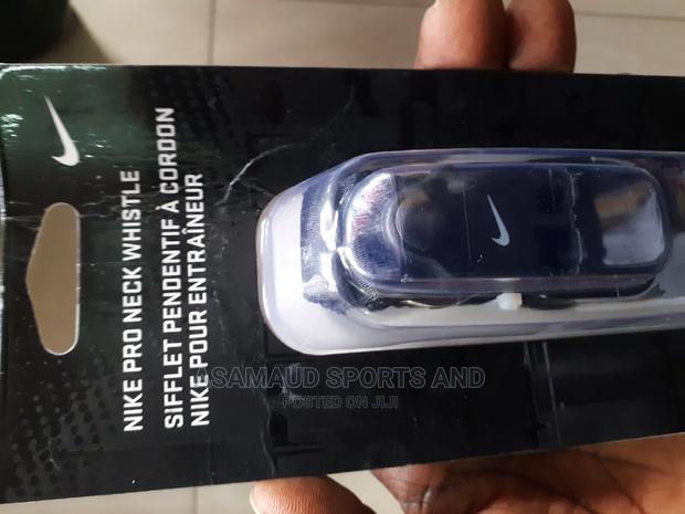 Original Whistle At Cool Price · Photo 1