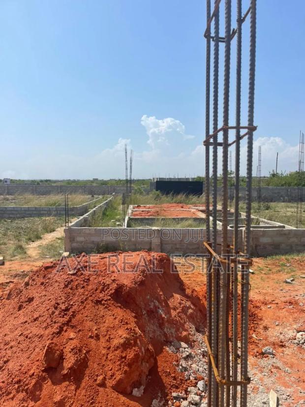Plots PLUS Free Documents at Tema Community 25 Devtraco. · Photo 2