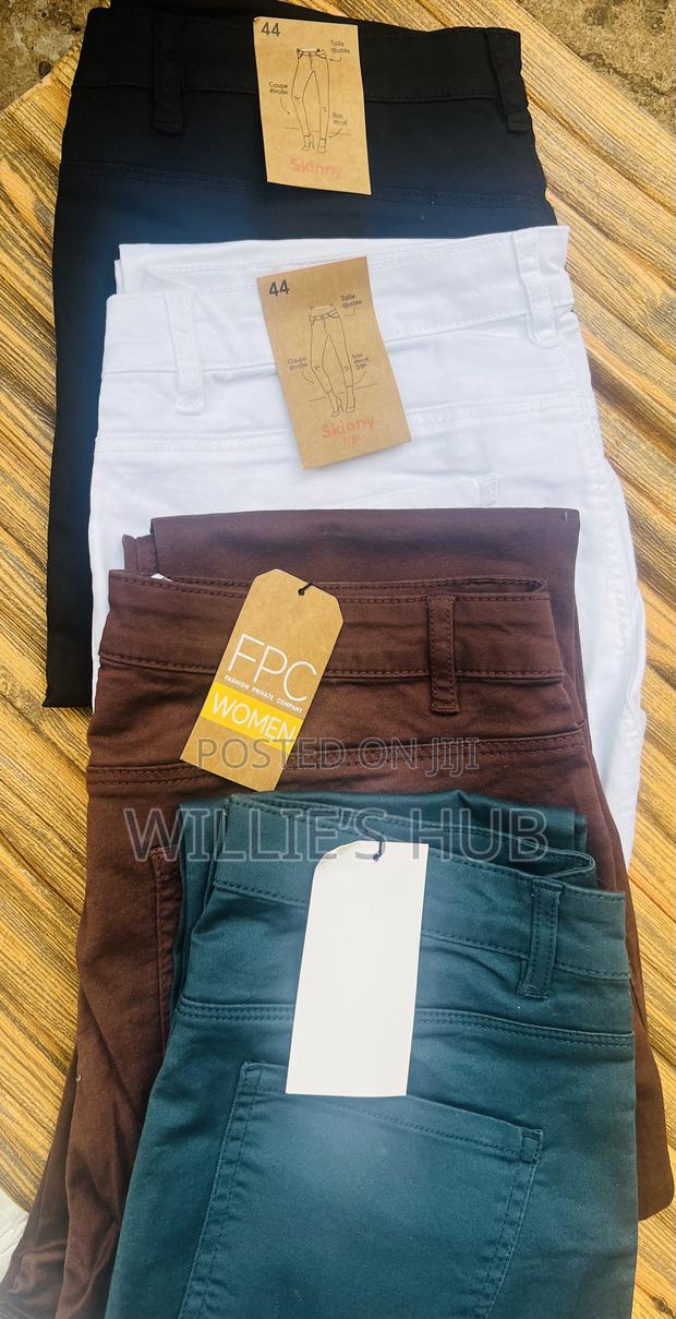 Hot Ladies Jeans and Khaki · Photo 1