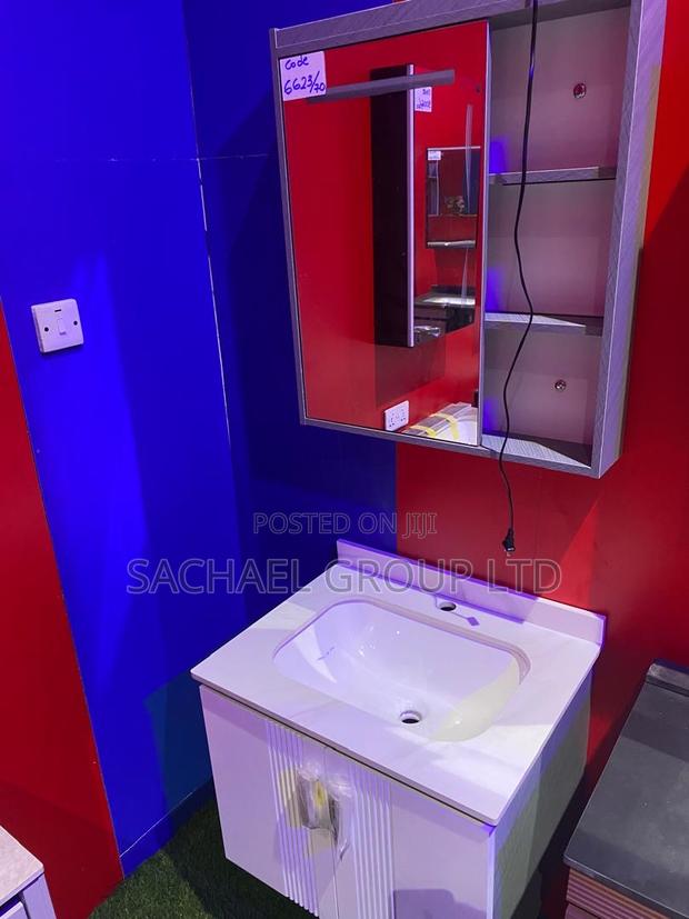 60cm Cabinet Basin · Photo 1