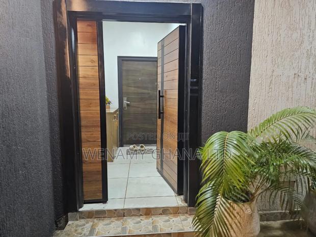 8bdrm Duplex in Devtraco, Tema Metropolitan for sale · Photo 7
