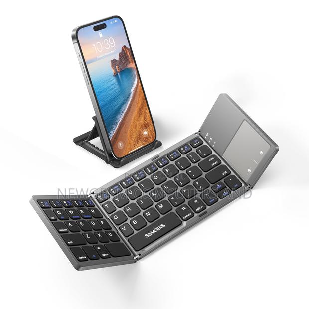 Foldable Wireless Keyboard With Touchpad · Photo 2
