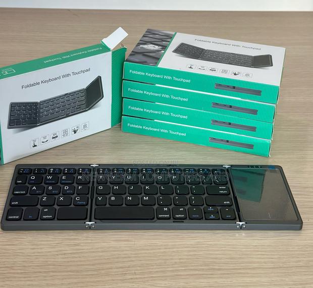 Foldable Wireless Keyboard With Touchpad · Photo 3