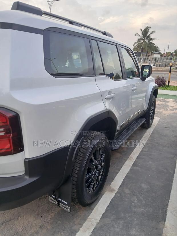 New Toyota Land Cruiser Prado 2024 White · Photo 4