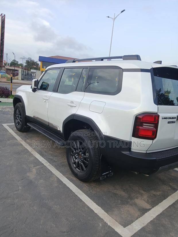 New Toyota Land Cruiser Prado 2024 White · Photo 5