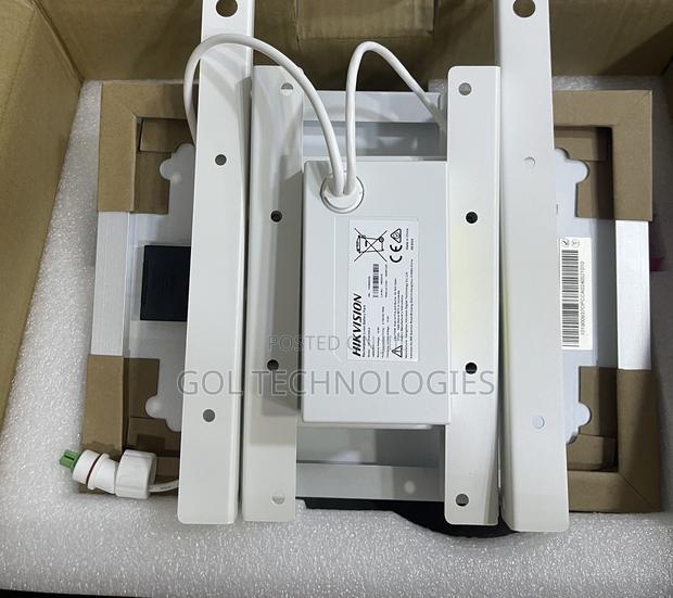 Hikvision 4g Solar Camera Ds-2de2c400iwg-k/4g/C05s10 4mp Pro · Photo 3