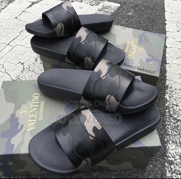 Branded Quality Unisex Slides/Slippers · Photo 5