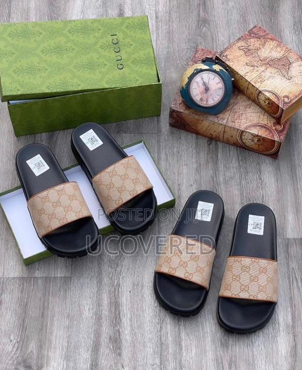 Branded Quality Unisex Slides/Slippers · Photo 4