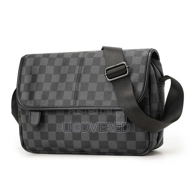 Vintage Genuine Leather Side/Shoulder Bag · Photo 1