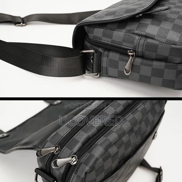 Vintage Genuine Leather Side/Shoulder Bag · Photo 4
