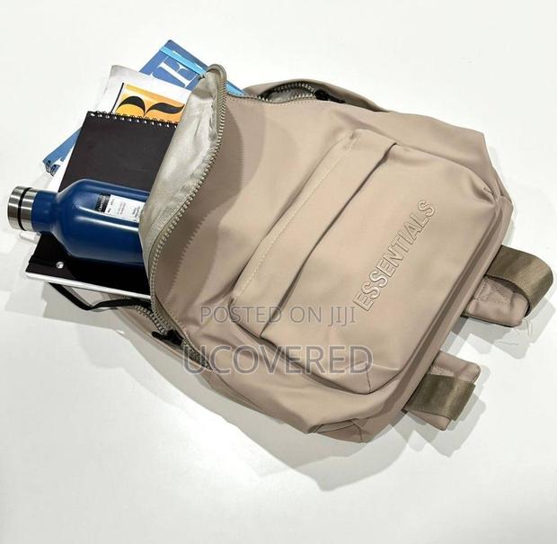 Essential Unisex Backpacks · Photo 4