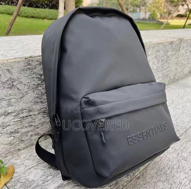 Essential Unisex Backpacks · Photo 5
