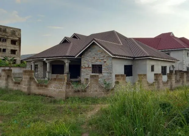 6bdrm House in Mampongteng Korea, Kumasi Metropolitan for sale · Photo 1