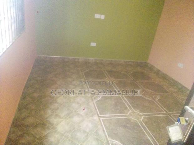 1bdrm Room & Parlour in Amasaman 3 Junction, Pokuase for rent · Photo 4