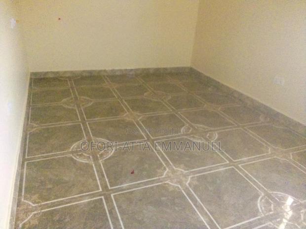 1bdrm Room & Parlour in Amasaman 3 Junction, Pokuase for rent · Photo 5