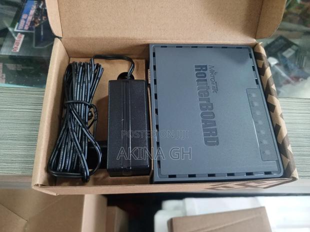Mikrotik Hex S Gigabit Ethernet Router With SFP (Rb760igs) · Photo 2