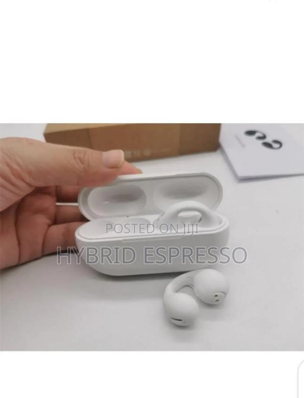Powerful Earbuds · Photo 2