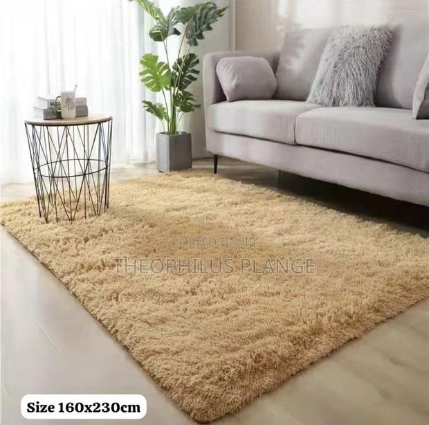 Fluffy Fur Carpet. 120x230 Living Room Carpet · Photo 2
