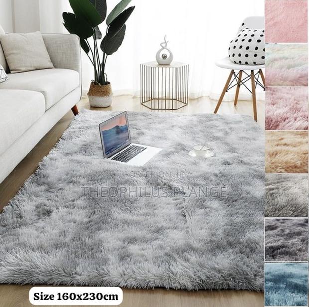 Fluffy Fur Carpet. 120x230 Living Room Carpet · Photo 1