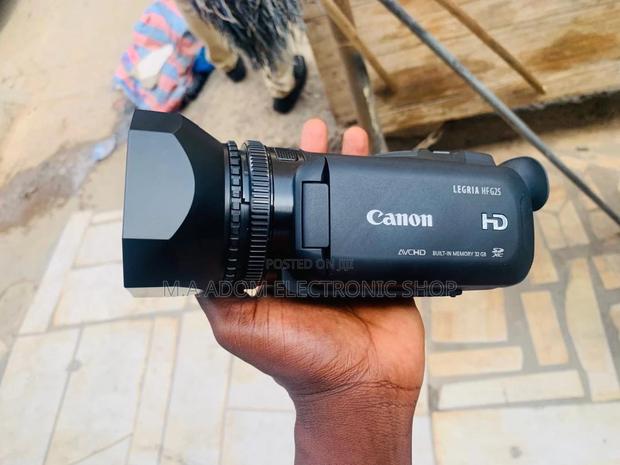 Professional-Grade HD Camcorder Video-Canon LEGRIA G25 · Photo 1