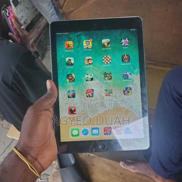 Apple iPad Air 16 GB Silver · Photo 2