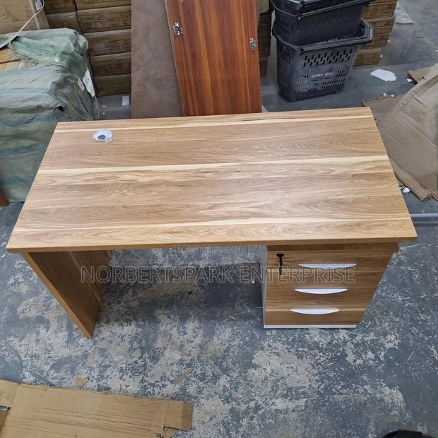 Office Table (OFM1523) · Photo 2