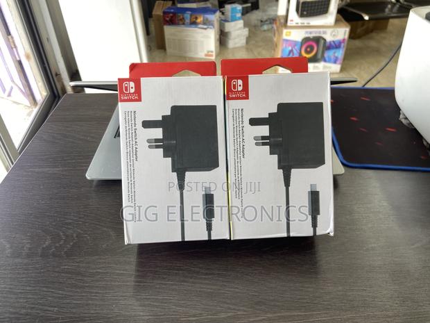 Nintendo Switch AC Adapter · Photo 1