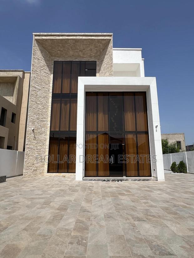 Furnished 5bdrm House in Ashaley Botwe for sale · Photo 2