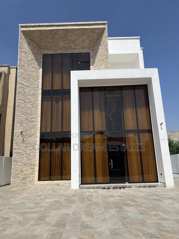 Furnished 5bdrm House in Ashaley Botwe for sale · Photo 1