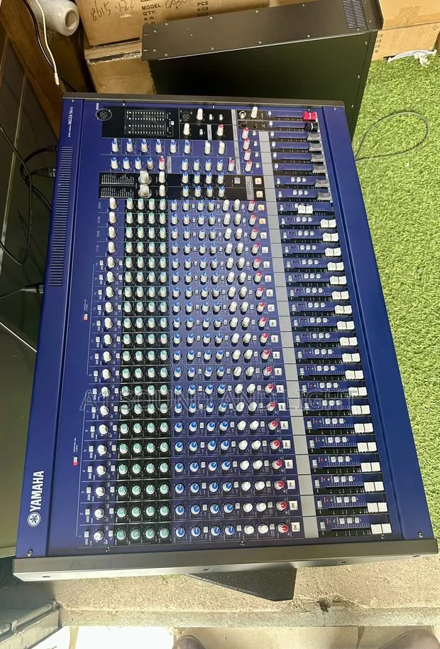 Yamaha Mg24/14fx 24 Channels Mixer · Photo 1