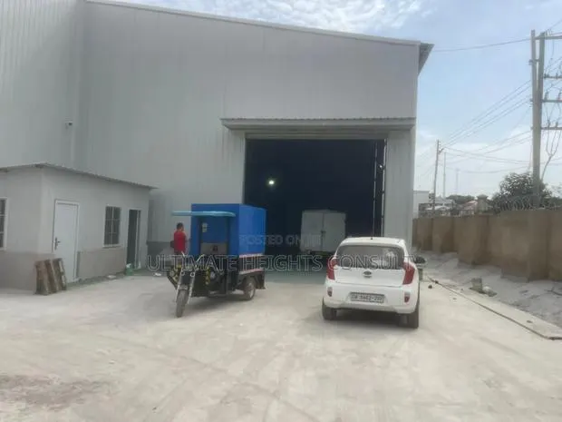 800 Square Meters Warehouse for Rent at Achimota · Photo 1