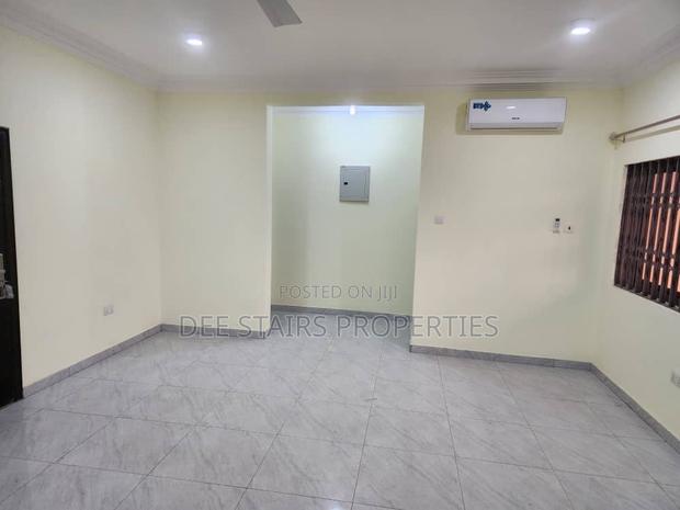 2bdrm Apartment in Behind Trade Fair for rent · Photo 8