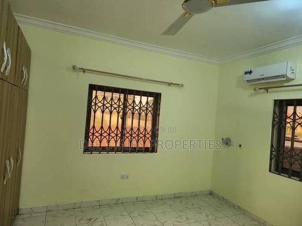 2bdrm Apartment in Behind Trade Fair for rent · Photo 2